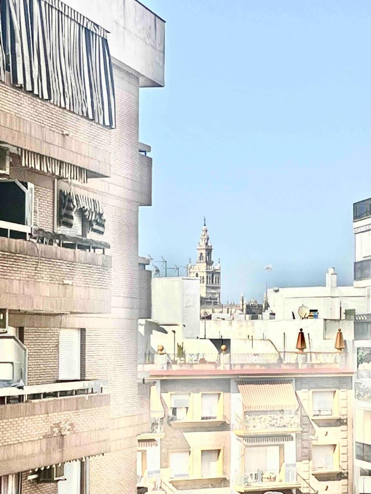 Deluxe Resitur * Seville